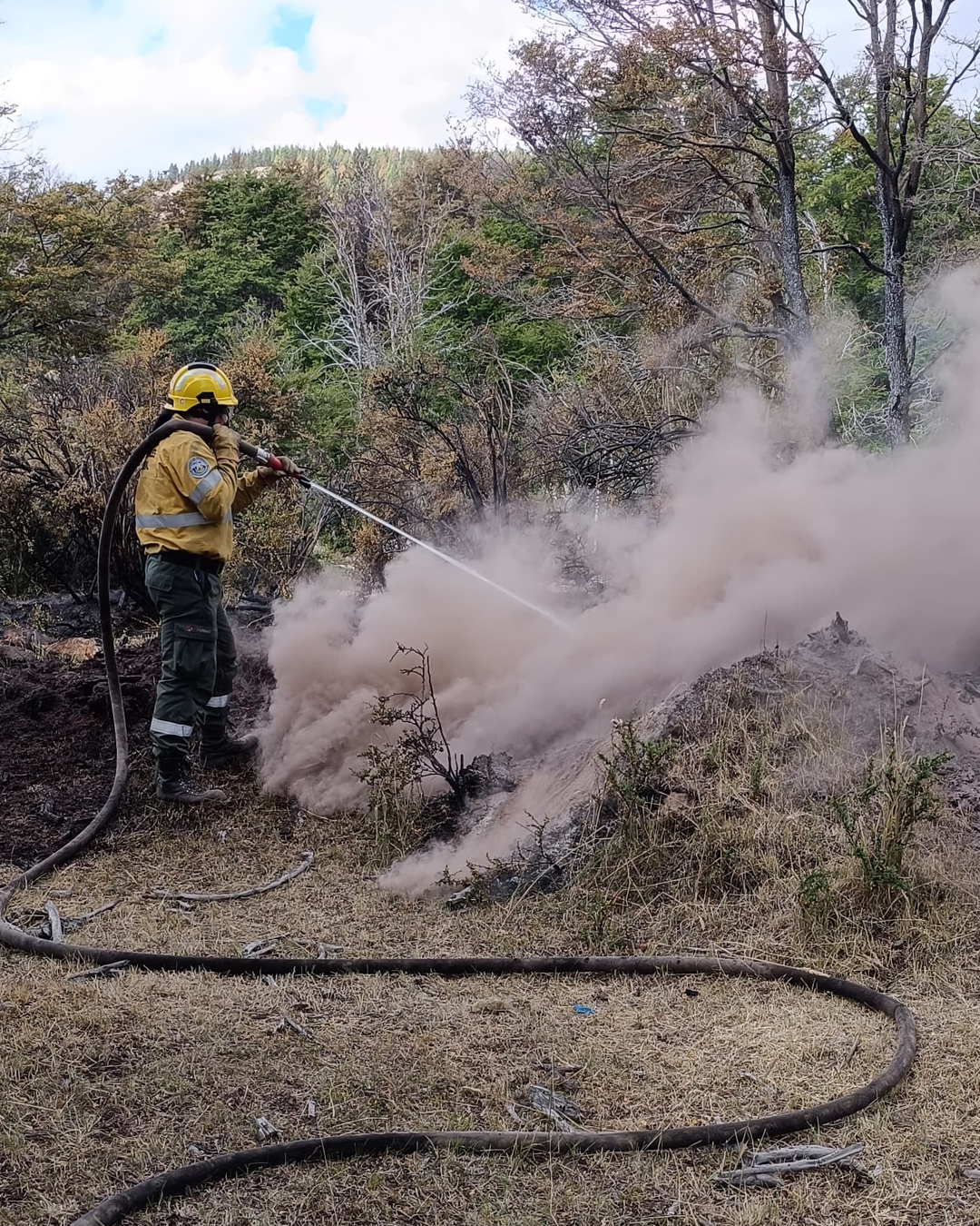 Tercer día de trabajo de la Agrupación Serrana en el Incendio "La Batea", Río Pico, Chubut