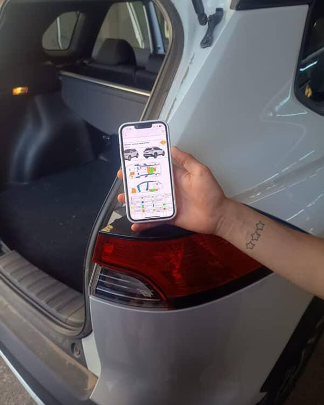 El Depto. de Rescate Vehicular bridó una charla sobre rescate e incendios en vehículos hibridos y eléctricos en Sta Rosa de Calamuchita