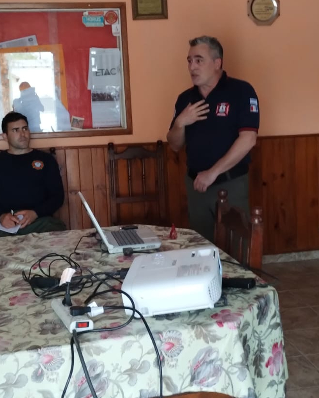 El Depto. de Psicología de la Emergencia brindó una jornada en Villa de Soto para bomberos 1