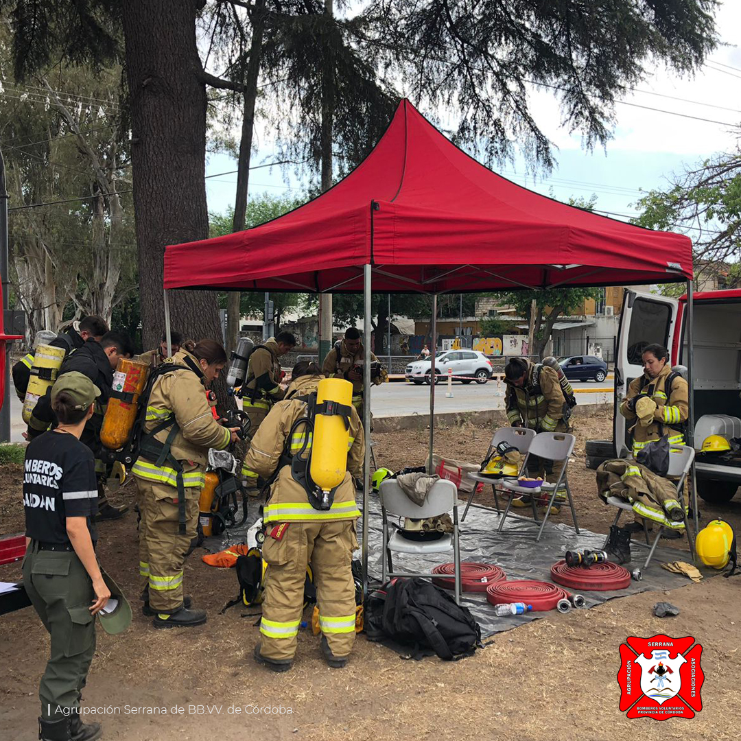 Curso para bomberos nivel II dictado por el Depto. de Incendios Estructurales
