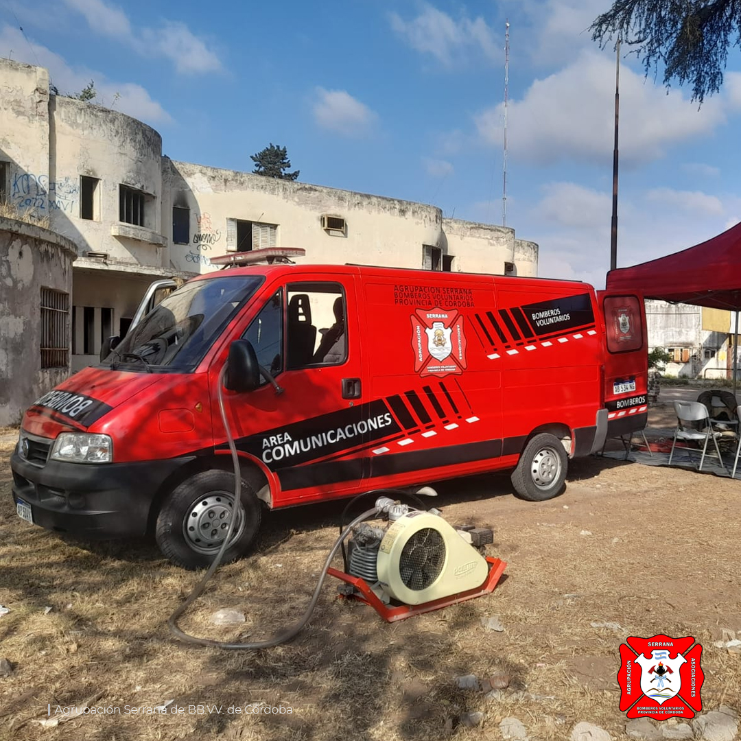 Curso para bomberos nivel II dictado por el Depto. de Incendios Estructurales
