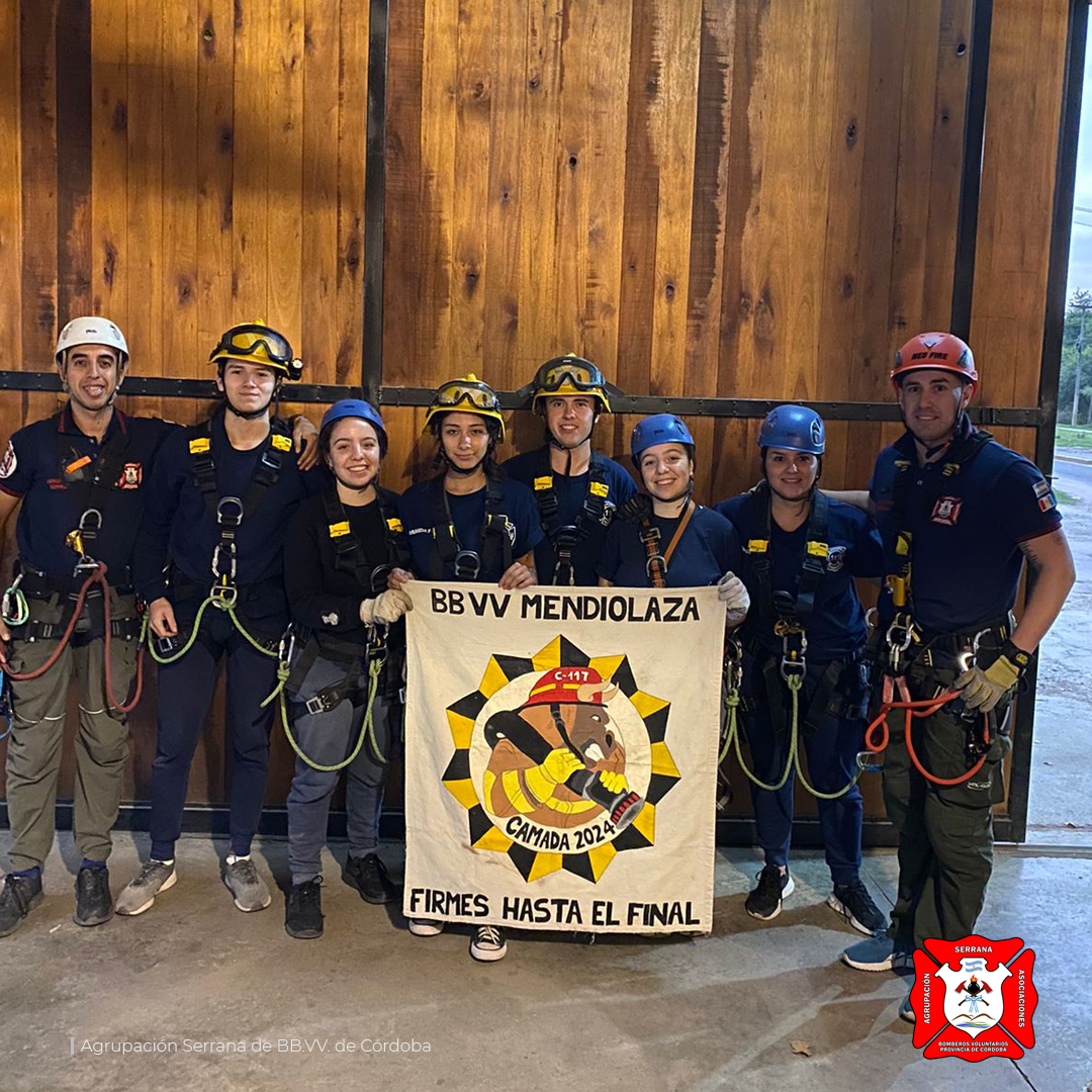 Capacitación en rescate con cuerdas para aspirantes mayores