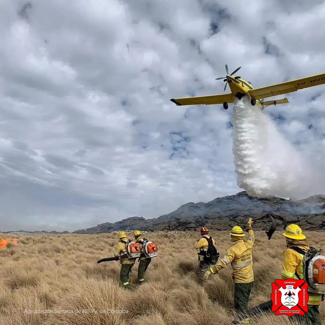 Cuarteles de la Agrupación Serrana combaten el incendio forestal en la zona de San Javier y Yacanto