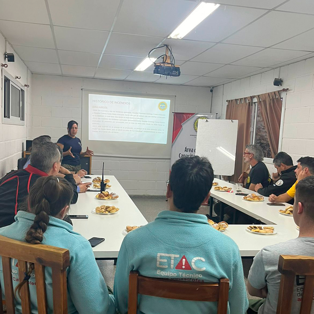 Reunión estratégica de prevención de incendios forestales y de interfase en Cosquín