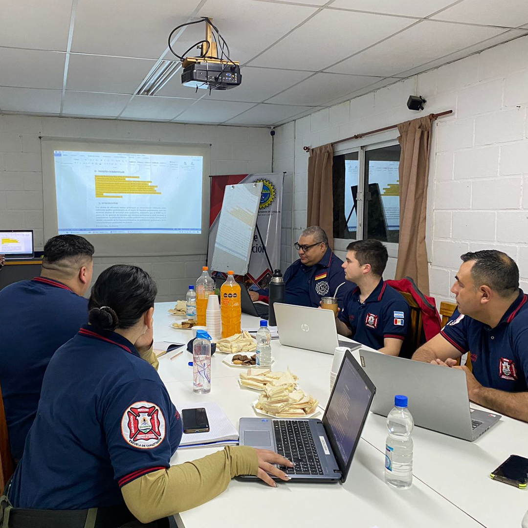 Diseño curricular y perfil profesional de Bomberos Nivel 1