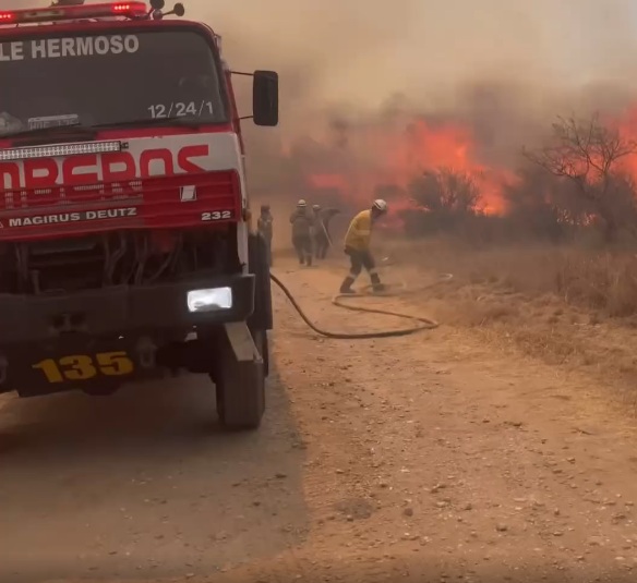 Continúa la lucha contra el fuego en Punilla Norte