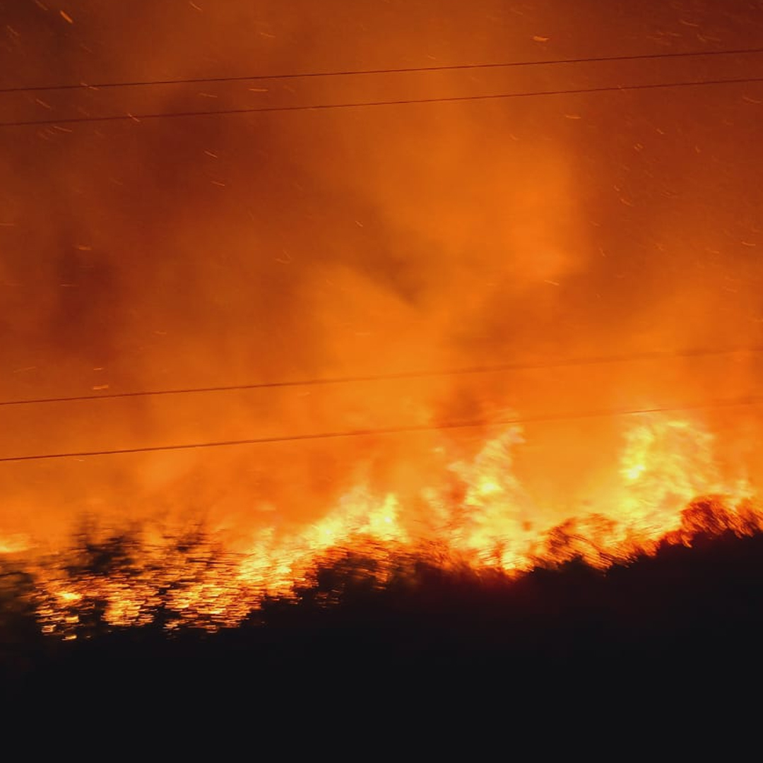 Continúa activo el incendio forestal en la Quebrada de la Mermela