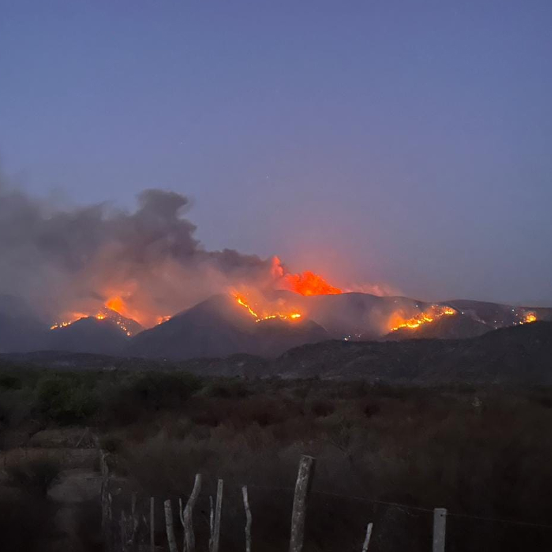 Incendio forestal activo en San Marcos Sierras